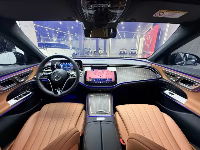 Mercedes-Benz E-Class — Фото автомобиля 14