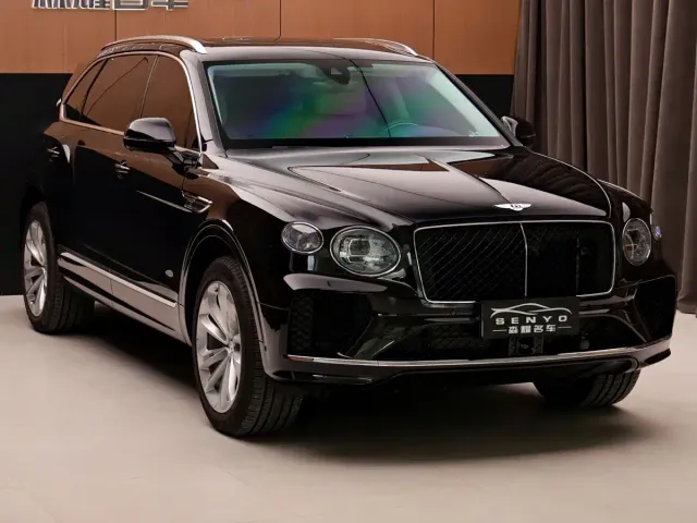 Bentley Bentayga — Фото автомобиля 3