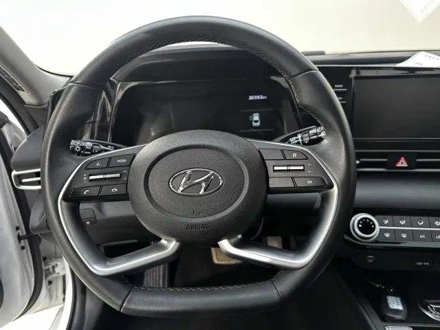 Hyundai Elantra — Фото автомобиля 26