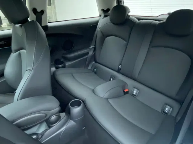 MINI Hatch — Фото автомобиля 9