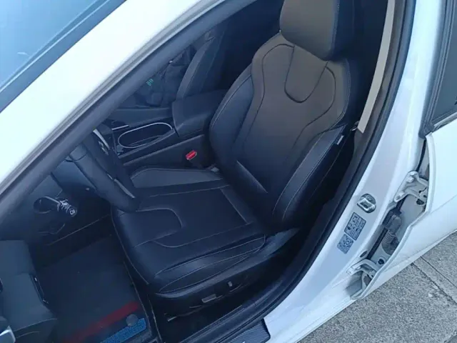 Hyundai Elantra — Фото автомобиля 14
