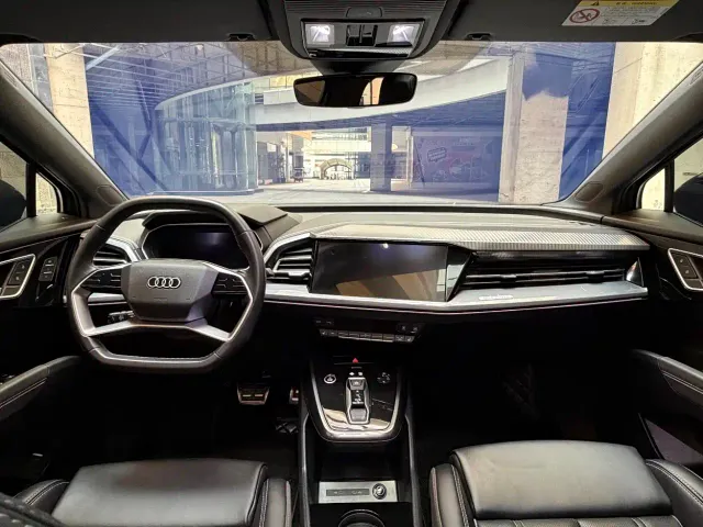 Audi Q4 e-tron — Фото автомобиля 4