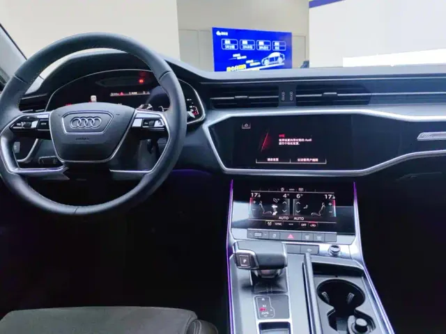 Audi A7L — Фото автомобиля 12