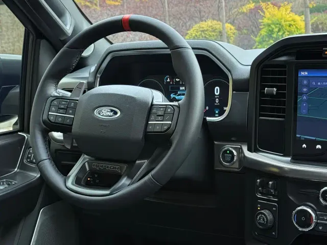 Ford F-150 Raptor — Фото автомобиля 11