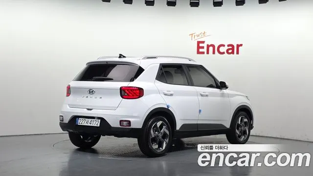 Hyundai Venue — Фото автомобиля 2