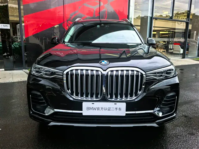 BMW X7 — Фото автомобиля 2