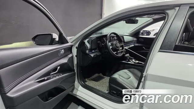 Hyundai Avante CN7 — Фото автомобиля 10