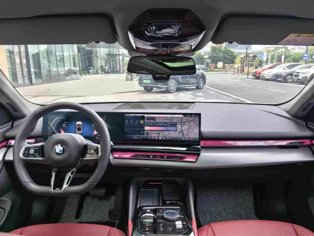 BMW 5 Series — Фото автомобиля 11