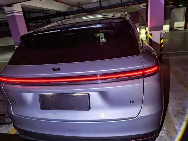 Li Auto i6 — Фото автомобиля 4