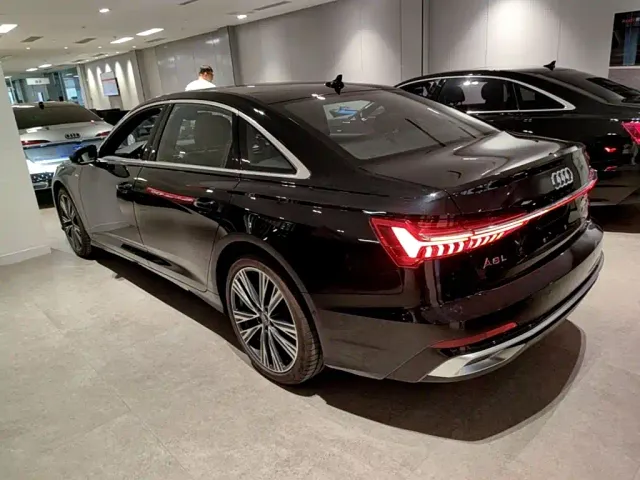 Audi A6L — Фото автомобиля 4