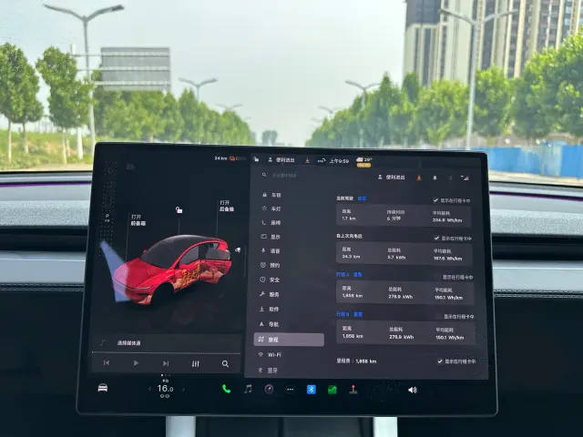 Tesla Model Y — Фото автомобиля 8