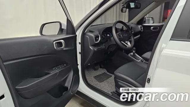 Hyundai Venue — Фото автомобиля 15