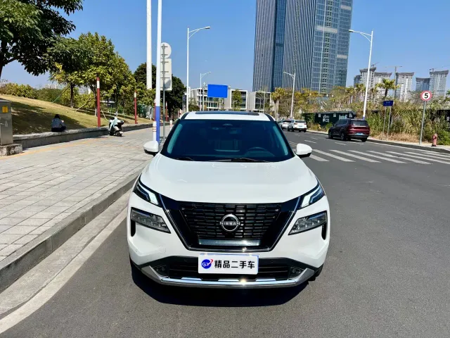 Nissan X-Trail — Фото автомобиля 2