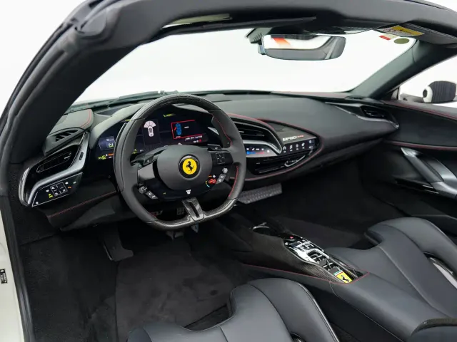 Ferrari SF90 — Фото автомобиля 13