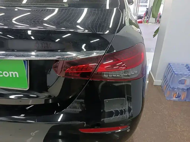 Mercedes-Benz E-Class — Фото автомобиля 7
