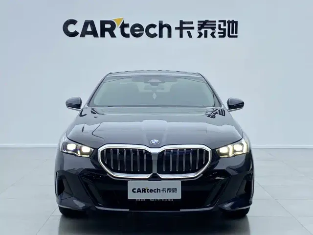 BMW 5 Series — Фото автомобиля 2