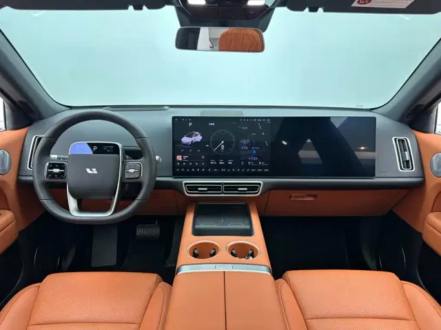 Li Auto L6 — Фото автомобиля 10