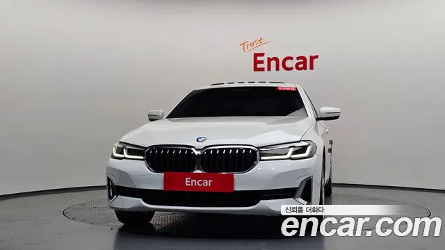 BMW 5-Series 5 серия (G30) 530i xDrive Luxury — Фото автомобиля 2