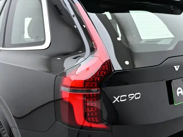Volvo XC90 — Фото автомобиля 9