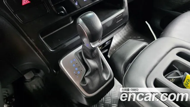 Hyundai Staria — Фото автомобиля 9