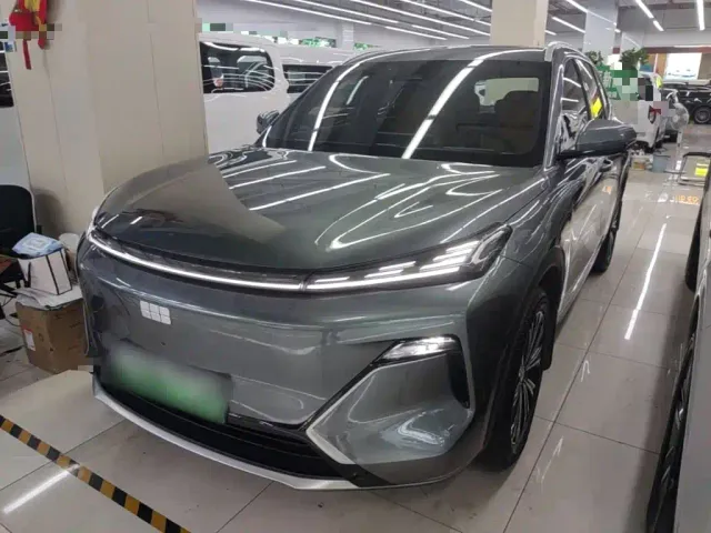 Фотография автомобиля — Geely Galaxy Starship 7 EM-i