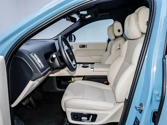 Li Auto L8 — Фото автомобиля 10