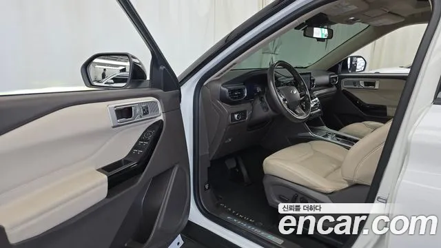 Ford Explorer Generation 6 — Фото автомобиля 15