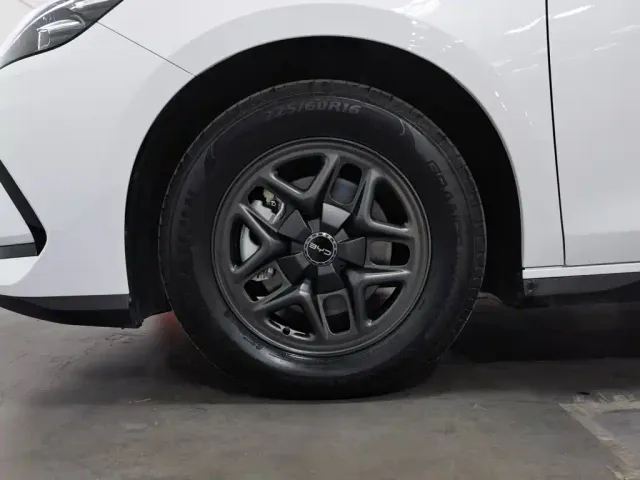 BYD Seal 05 DM-i — Фото автомобиля 17