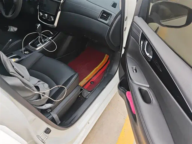 Nissan Tiida — Фото автомобиля 17