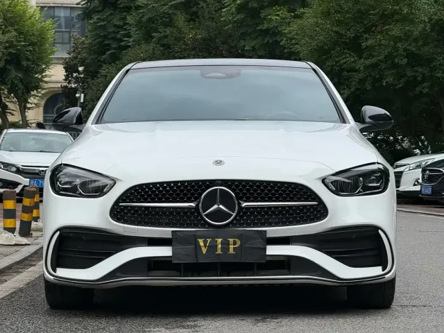 Фотография автомобиля — Mercedes-Benz C-Class