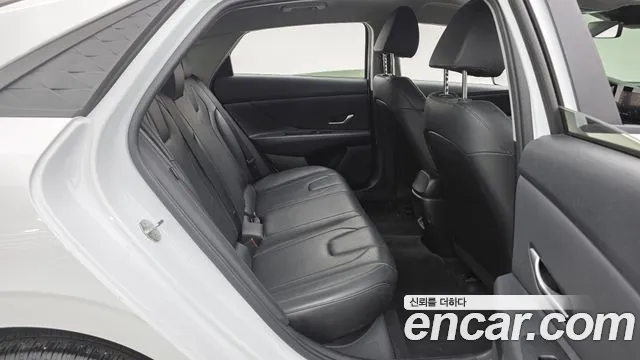Hyundai Avante CN7 — Фото автомобиля 12
