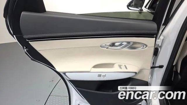 Genesis GV70 — Фото автомобиля 14