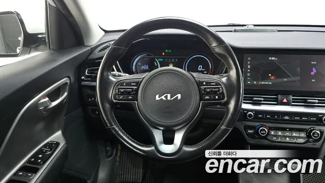 Kia Niro — Фото автомобиля 12