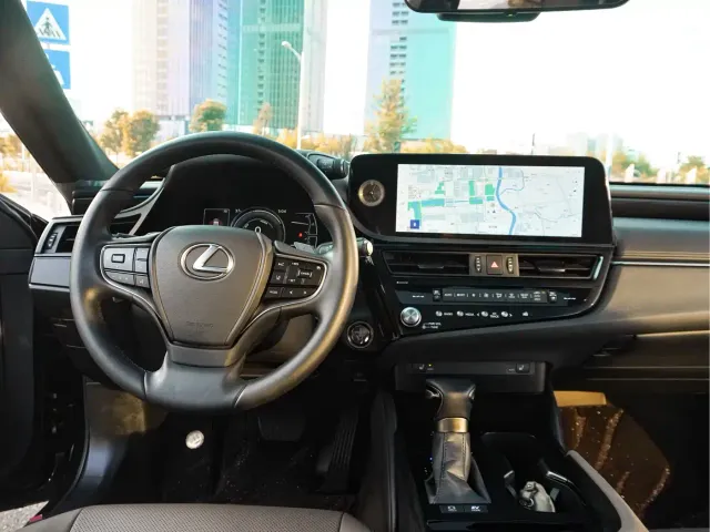 Lexus ES — Фото автомобиля 20