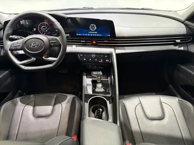 Hyundai Elantra — Фото автомобиля 9