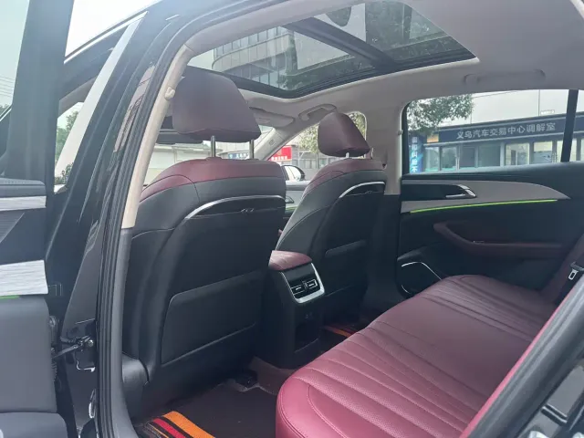 Hongqi H5 — Фото автомобиля 14