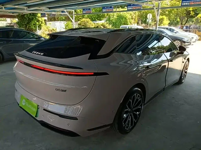 Zeekr 007 GT — Фото автомобиля 6