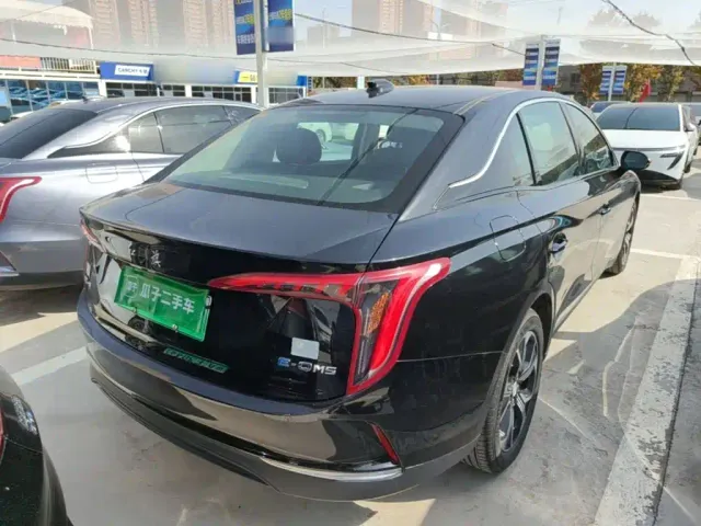 Hongqi E-QM5 — Фото автомобиля 6