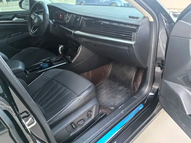 Volkswagen Passat — Фото автомобиля 14