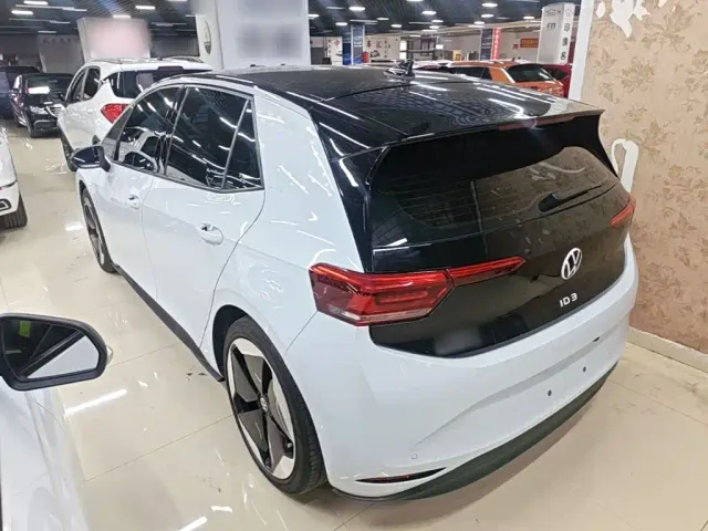 Volkswagen ID.3 — Фото автомобиля 4