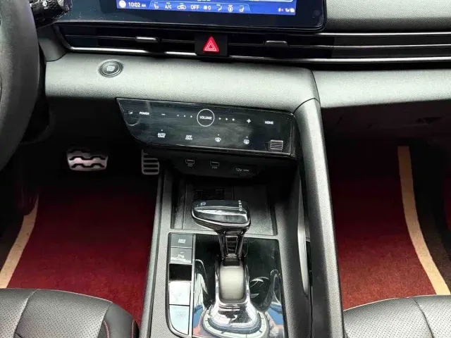 Hyundai Elantra — Фото автомобиля 15