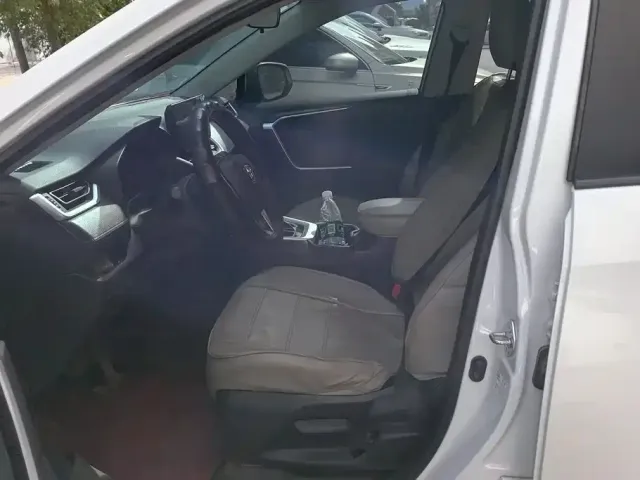 Toyota RAV4 — Фото автомобиля 9