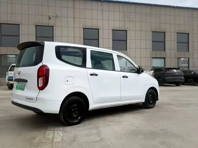 Wuling Hongguang — Фото автомобиля 4