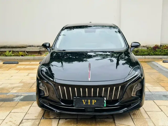 Hongqi E-QM5 — Фото автомобиля 2