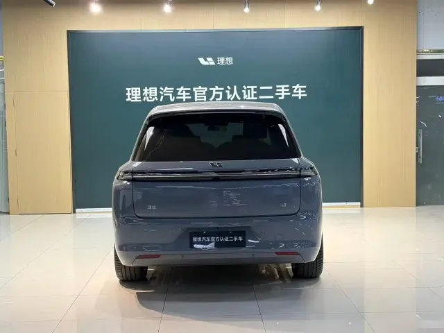 Li Auto L8 — Фото автомобиля 4