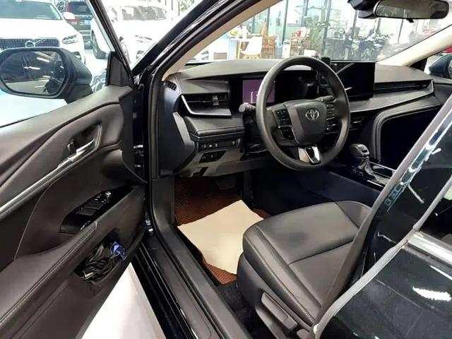 Toyota Camry — Фото автомобиля 15