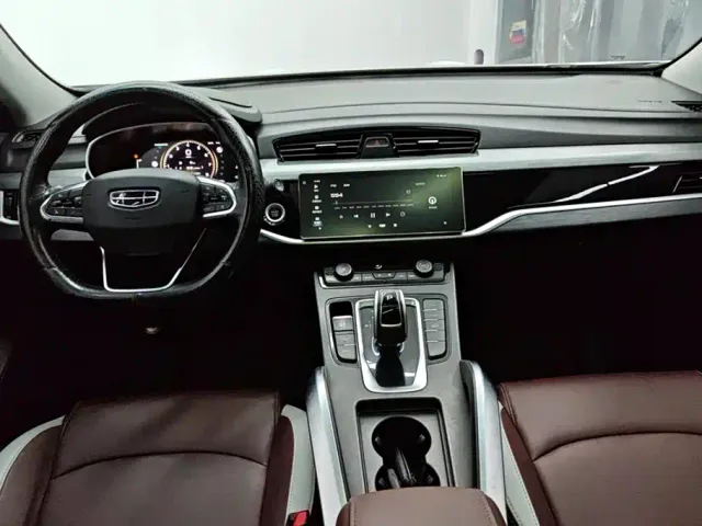 Geely Boyue — Фото автомобиля 12