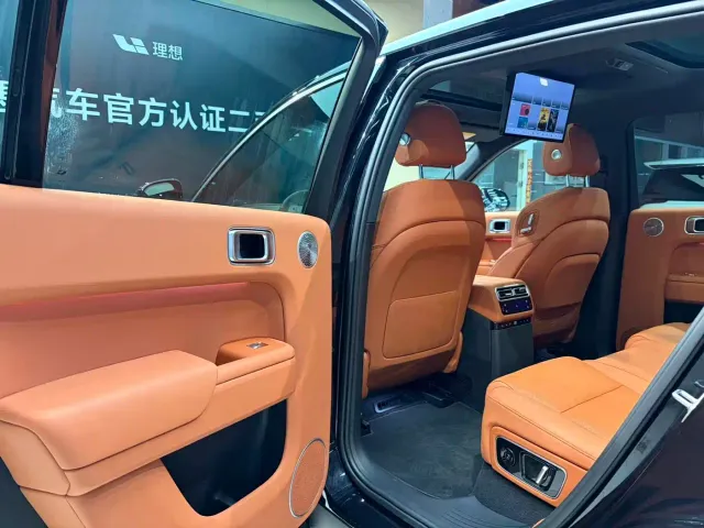 Li Auto L7 — Фото автомобиля 15