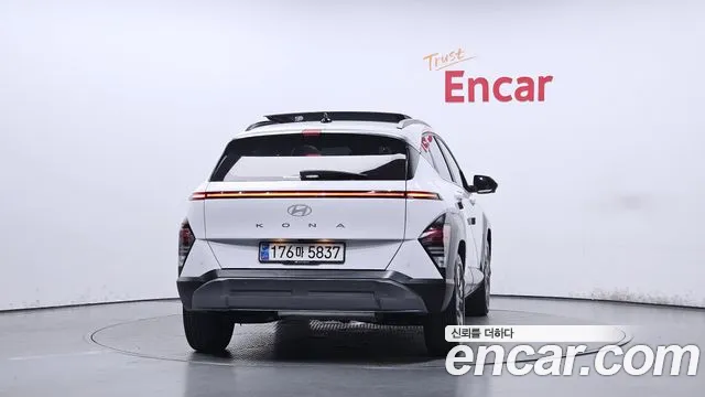 Hyundai Kona SX2 — Фото автомобиля 3