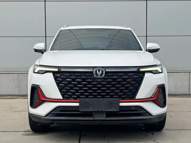 Changan CS35 Plus — Фото автомобиля 2
